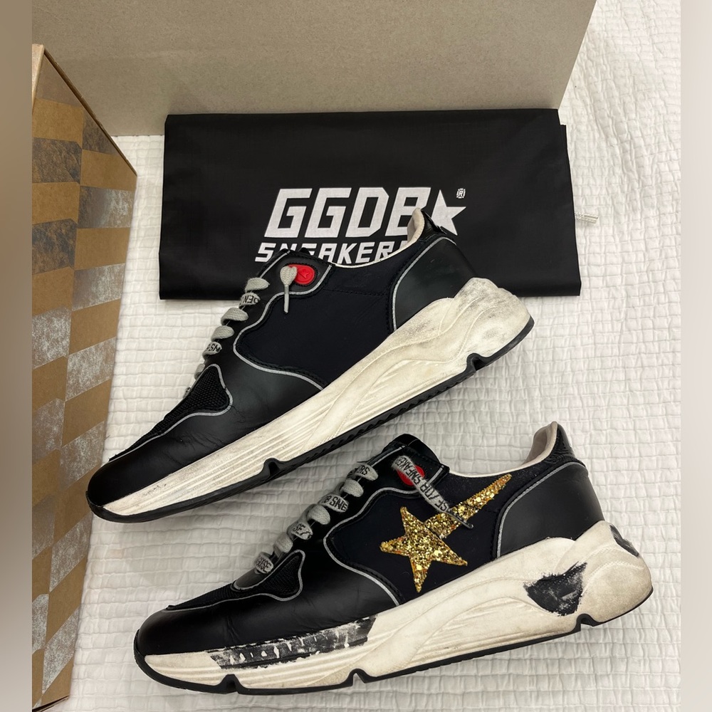 Golden Goose Running Sole size 39 black leather with gold glitter star